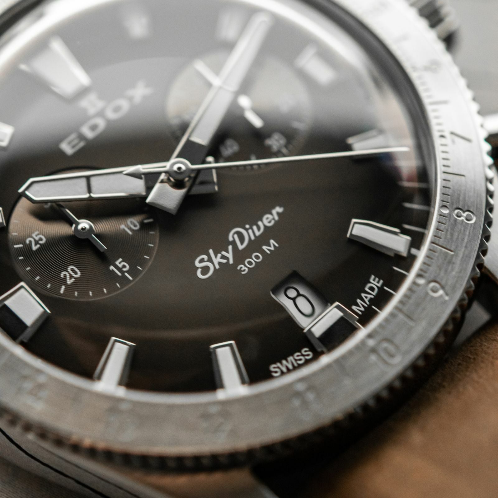 スカイダイバー クロノグラフ | EDOX Official Site